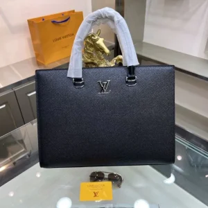 2024FW ブリーフケース LOUIS VUITTON ルイヴィトン 最新で完売確実 商品画像 1