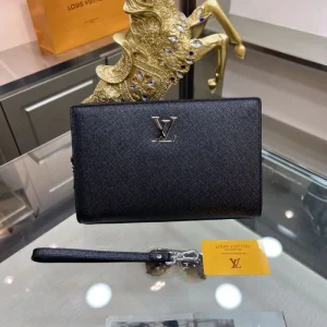 2024FW クラッチバッグ LOUIS VUITTON ルイヴィトン 先行発売限定 商品画像 1
