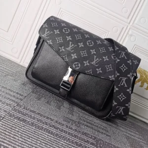 2024FW ショルダーバッグ LOUIS VUITTON ルイヴィトン 定番の人気商品 商品画像 1