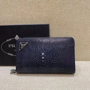 2026 きれいめな印象で着こなし PRADA プラダ クラッチバッグ 商品画像 1