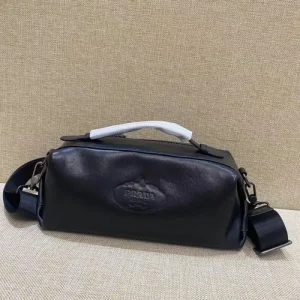 2026 雑誌にも掲載アイテム PRADA プラダ ショルダーバッグ 商品画像 1