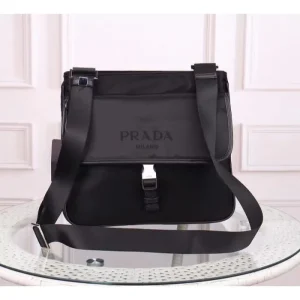 2026 ファッション感が満点 PRADA プラダ ショルダーバッグ 商品画像 1