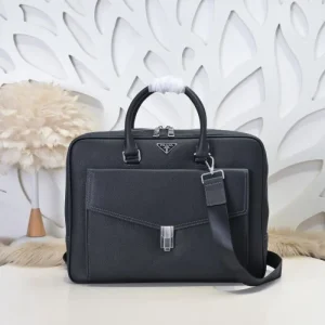 2024FW ブリーフケース PRADA プラダ 希少!取り扱い店舗限定 商品画像 1