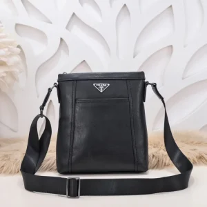 2024FW ショルダーバッグ PRADA プラダ 現地価格お得な秋冬新作 商品画像 1