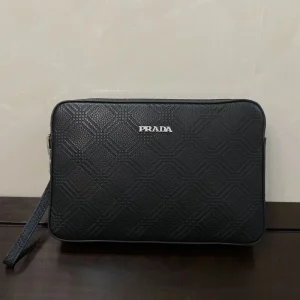 2024FW クラッチバッグ PRADA プラダ 毎シーズン存在感のある 商品画像 1