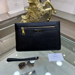 2024FW クラッチバッグ PRADA プラダ 最後の秋冬コレクション 商品画像 1
