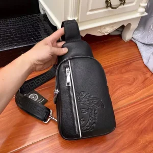 2026 発売極限状態! VERSACE ヴェルサーチェ チェストバッグ 商品画像 1