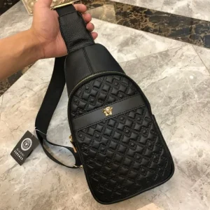 2024FW チェストバッグ VERSACE ヴェルサーチェ 先行予約アイテム 商品画像 1