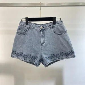 2026 デニムパンツ CHANEL シャネル 希少!取り扱い店舗限定 商品画像 1