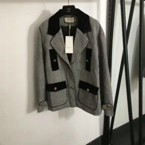 GUCCI グッチ コート 2024FW 最新先取りおしゃれなロゴ入り 商品画像 1