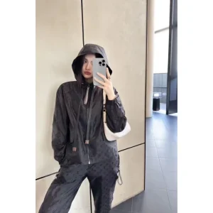 LOUIS VUITTON ルイヴィトン 上下セット 2024FW 絶妙な着こなしに 商品画像 1