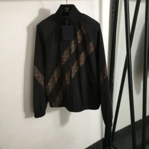 LOUIS VUITTON ルイヴィトン トレンチコート 2024FW きちんと感が強い 商品画像 1