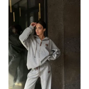 MIU MIU ミュウミュウ スポーツスーツ 2024FW 最新 話題沸騰中 商品画像 1