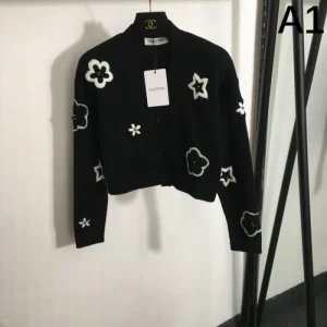 VALENTINO ヴァレンティノ ニットカーディガン 2024FW 秋冬最新作海外発 商品画像 1