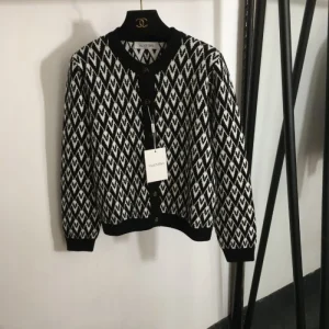 VALENTINO ヴァレンティノ ニットカーディガン 2024FW 着回し力抜群大人気 商品画像 1