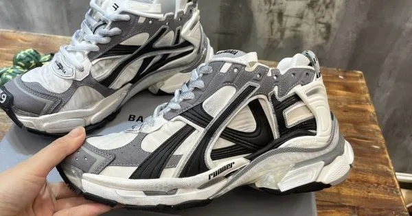 BALENCIAGA バレンシアガ 大人気カラー入荷! 2026 メンズ用 スニーカー 商品画像 11