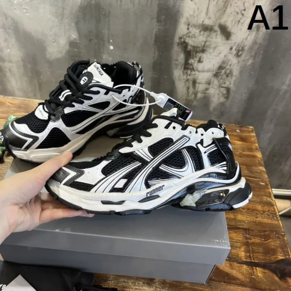 BALENCIAGA バレンシアガ カジュアルの定番 2026 メンズ用 スニーカー 商品画像 1
