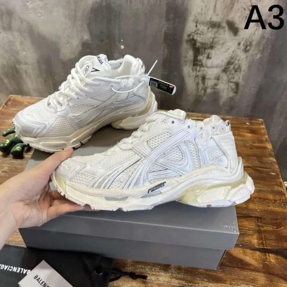 BALENCIAGA バレンシアガ カジュアルの定番 2026 メンズ用 スニーカー 商品画像 3