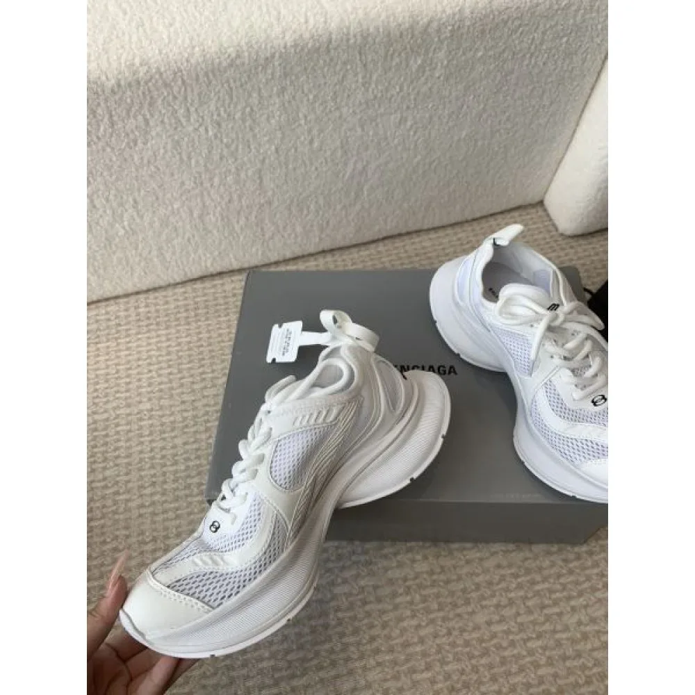 BALENCIAGA バレンシアガ 夏に最強アイテム 2026 メンズ用 スニーカー 商品画像 2