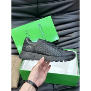 BOTTEGA VENETA ボッテガヴェネタ 今人気の上品 2026 メンズ用 スニーカー 商品画像 1