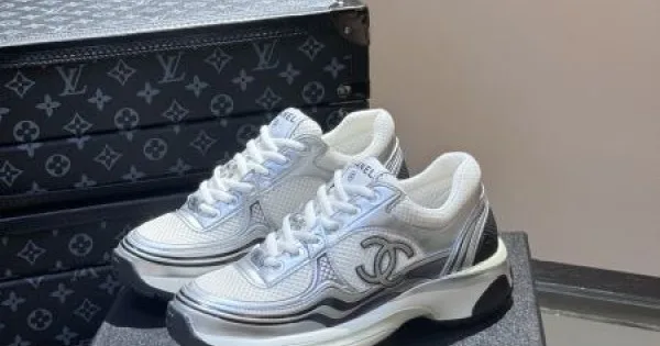 CHANEL シャネル 絶大な支持を誇る春夏新作 2026 メンズ用 スニーカー 商品画像 12