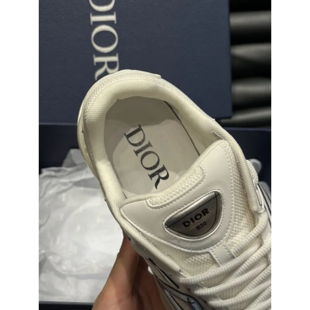 DIOR ディオール 夏に向けて使えるスタイル 2026 メンズ用 スニーカー 商品画像 8