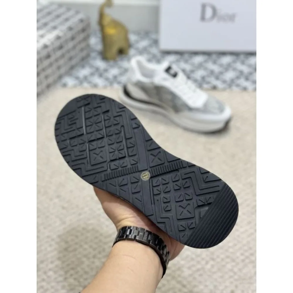 DIOR ディオール 夏に欠かせないアイテム 2026 メンズ用 スニーカー 商品画像 9