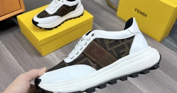 FENDI フェンデイ ファション人に必須アイテム 2026 メンズ用 スニーカー 商品画像 11