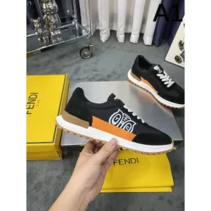 2024FW メンズ用 スニーカー FENDI フェンデイ 抜群なブランドプリント 商品画像 1