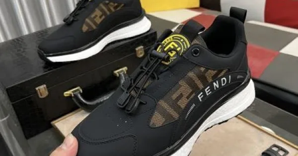 2024FW メンズ用 スニーカー FENDI フェンデイ 新作エレガントに着こなす 商品画像 11