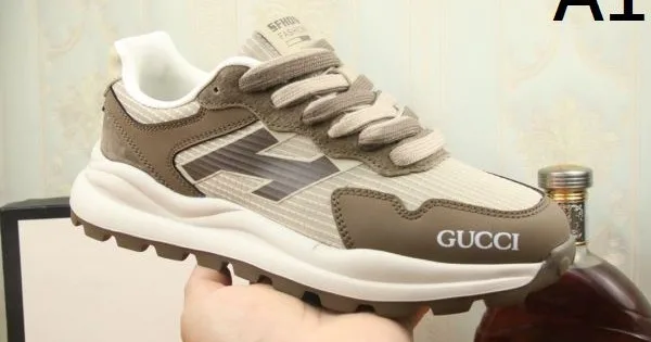 GUCCI グッチ 今シーズン最注目のトレンド 2026 メンズ用 スニーカー 商品画像 11