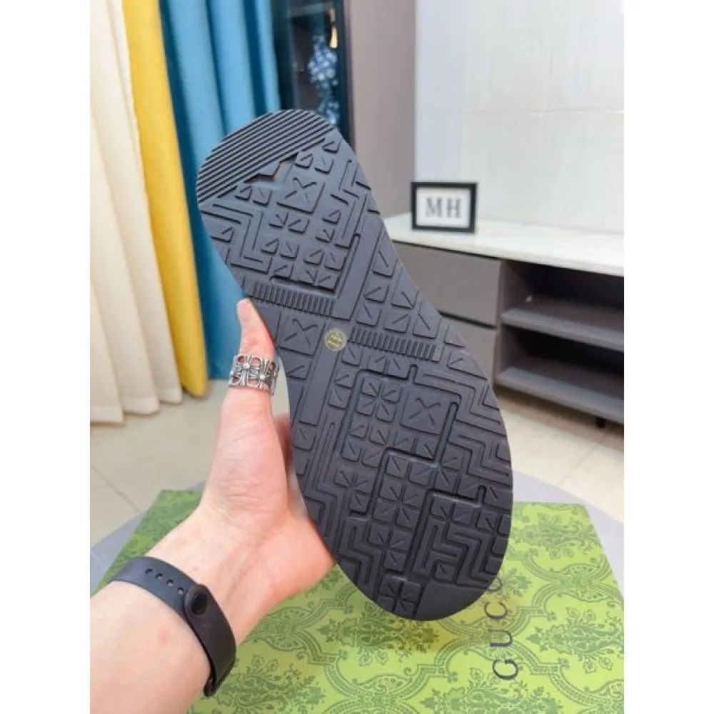 GUCCI グッチ 春先や夏にぴったりの新作 2026 メンズ用 スニーカー 商品画像 8