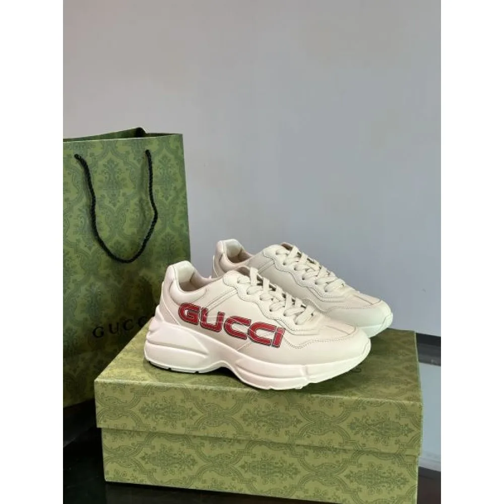 GUCCI グッチ お目立ち度の高い新品 2026 メンズ用 スニーカー 商品画像 1