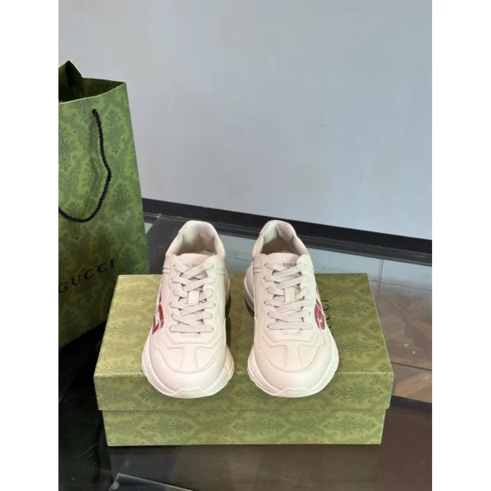 GUCCI グッチ お目立ち度の高い新品 2026 メンズ用 スニーカー 商品画像 2