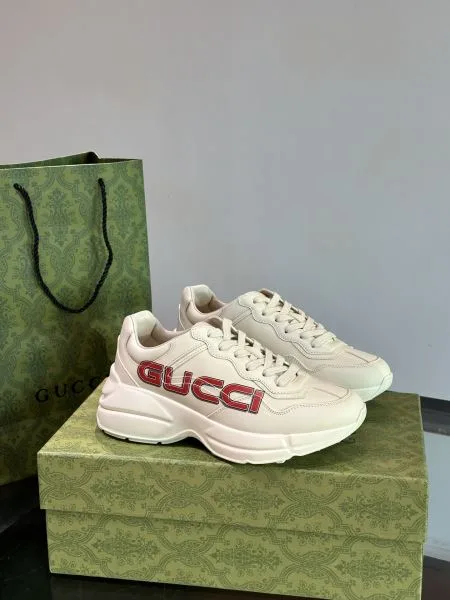 GUCCI グッチ お目立ち度の高い新品 2026 メンズ用 スニーカー 商品画像 10