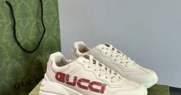 GUCCI グッチ お目立ち度の高い新品 2026 メンズ用 スニーカー 商品画像 11