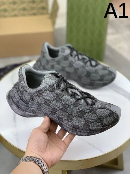 GUCCI グッチ 夏らしく爽やかな印象 2026 メンズ用 スニーカー 商品画像 10