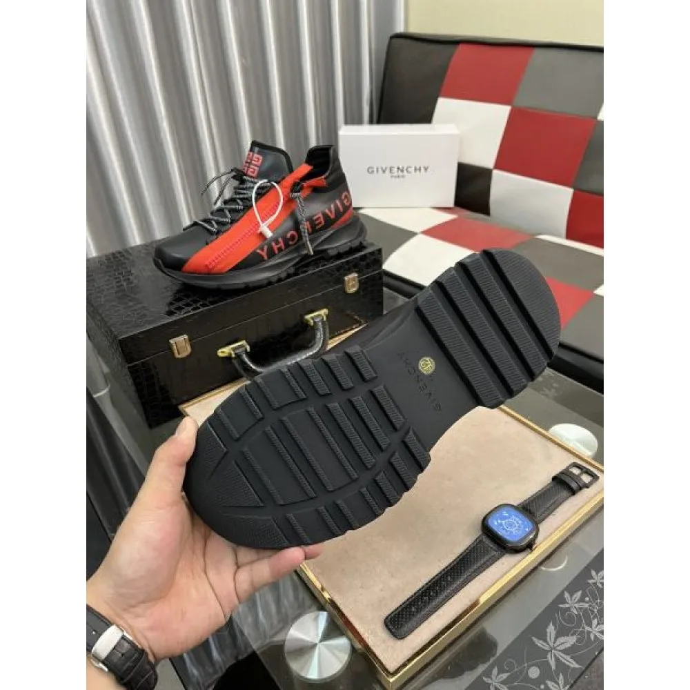 GIVENCHY ジバンシィ 最旬トレンド間違いなし 2026 メンズ用 スニーカー 商品画像 10