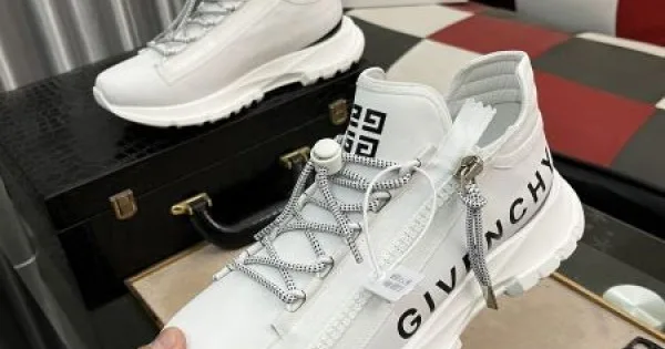 GIVENCHY ジバンシィ 最旬トレンド間違いなし 2026 メンズ用 スニーカー 商品画像 12