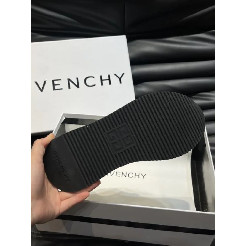GIVENCHY ジバンシィ 夏の最旬スタイルを楽しい 2026 メンズ用 スニーカー 商品画像 10