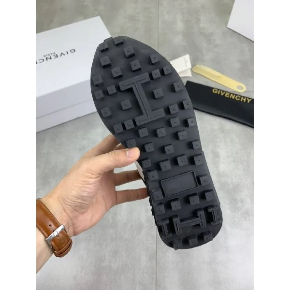 GIVENCHY ジバンシィ 雑誌掲載 国内発 2026 メンズ用 スニーカー 商品画像 8