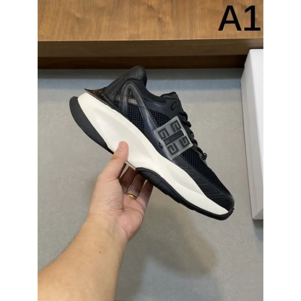 2024FW メンズ用 スニーカー GIVENCHY ジバンシィ 秋冬も引き続き注目 商品画像 1