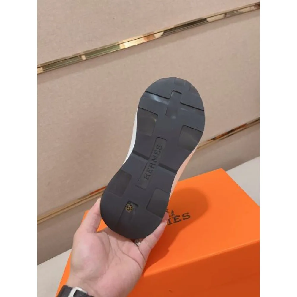 HERMES エルメス 夏の定番スタイルをアップ 2026 メンズ用 スニーカー 商品画像 9