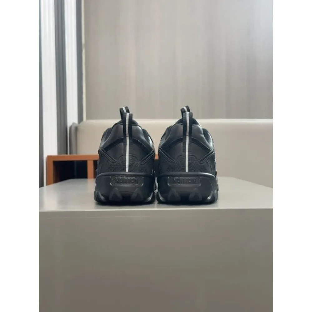 2024FW メンズ用 スニーカー LOUIS VUITTON ルイヴィトン 雑誌掲載 商品画像 9