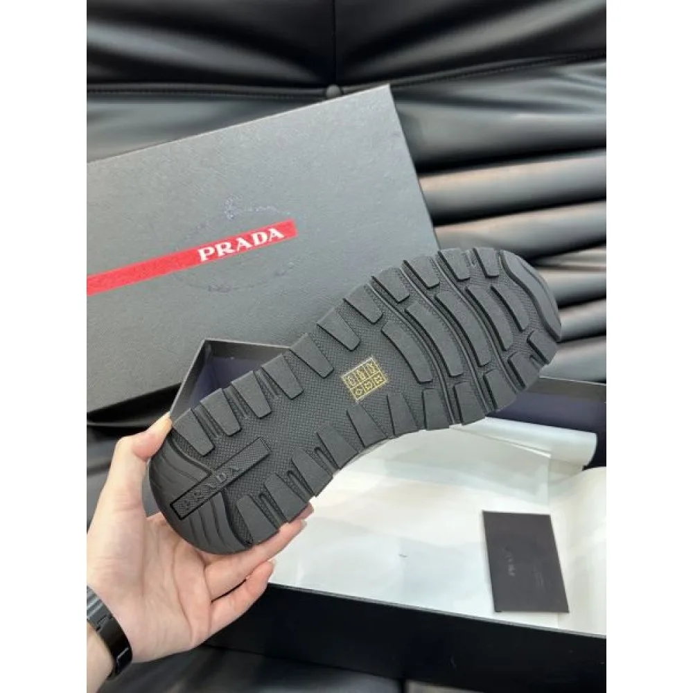 PRADA プラダ いつも年末には完売しちゃう 2026 メンズ用 スニーカー 商品画像 9
