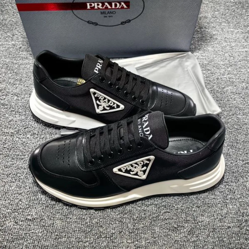 PRADA プラダ 国内完売の入手困難アイテム 2026 メンズ用 スニーカー 商品画像 4