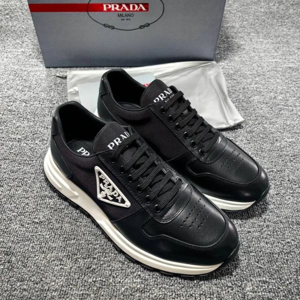 PRADA プラダ 国内完売の入手困難アイテム 2026 メンズ用 スニーカー 商品画像 5