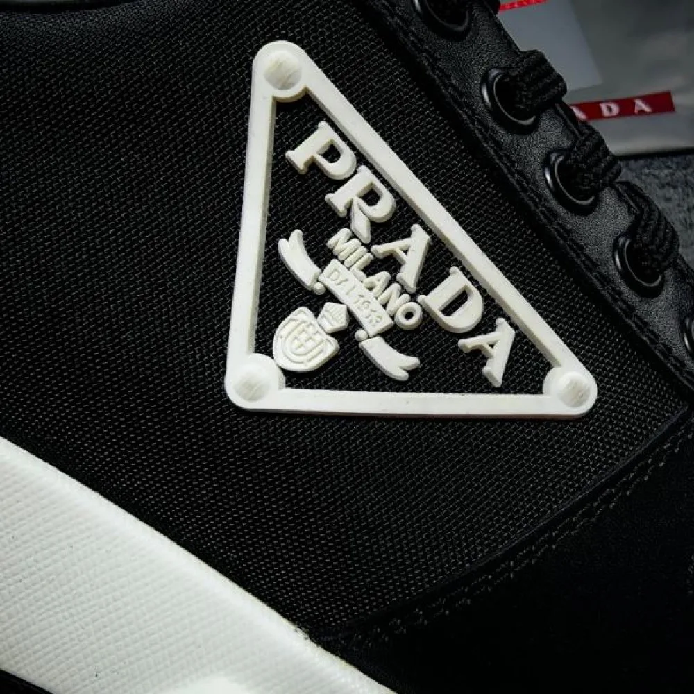 PRADA プラダ 国内完売の入手困難アイテム 2026 メンズ用 スニーカー 商品画像 9