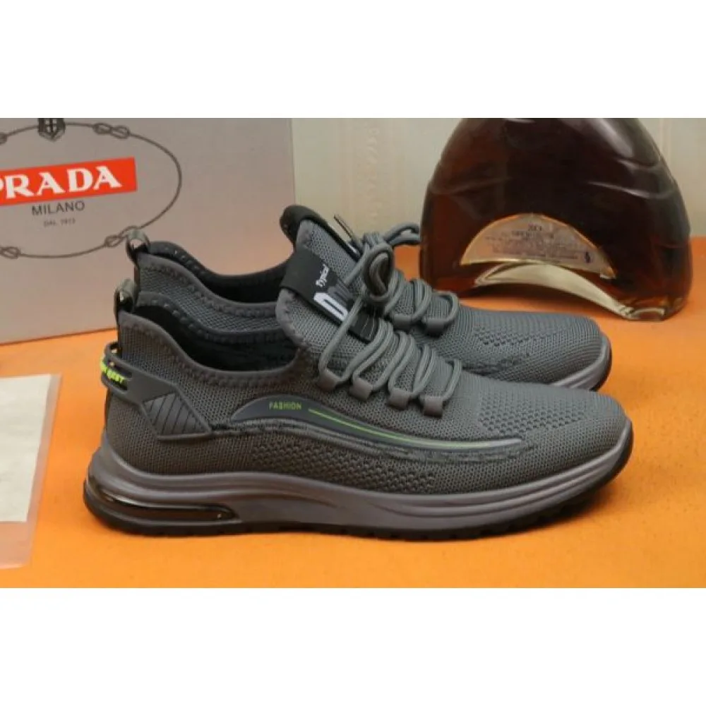 PRADA プラダ 今シーズン最注目のトレンド 2026 メンズ用 スニーカー 商品画像 3