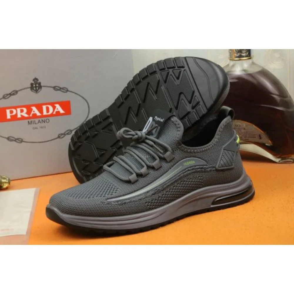 PRADA プラダ 今シーズン最注目のトレンド 2026 メンズ用 スニーカー 商品画像 4